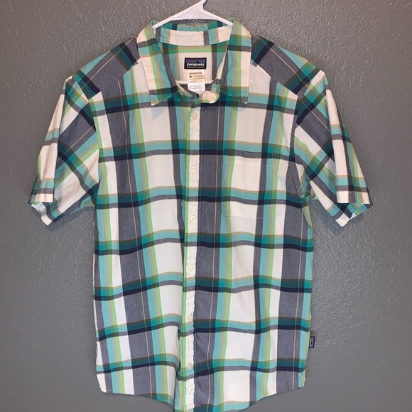 Unique Plaid Patagonia short sleeve button up - Picture 1 of 5